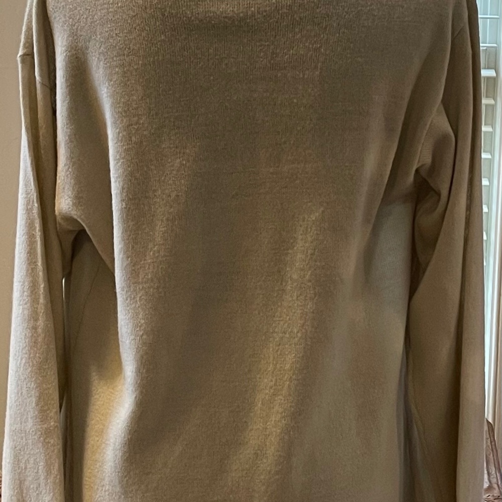 Ladies Long sweater (approx hip length)